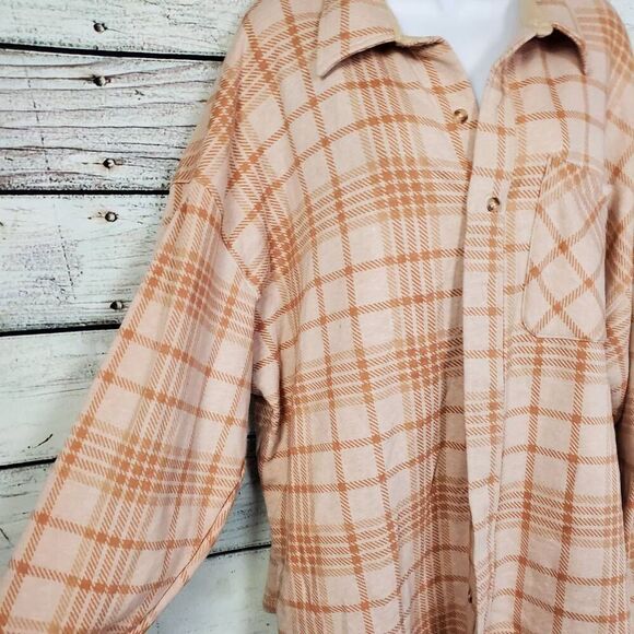 Victoria’s Secret PINK Women’s Oversized Plaid Button Down Shirt Beige Tan Size - Picture 3 of 9